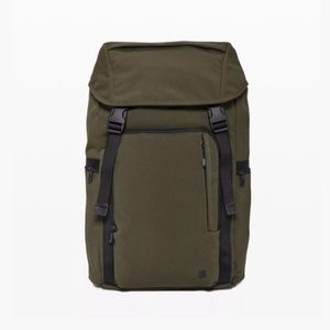 Lululemon command the day backpack 24L olive green